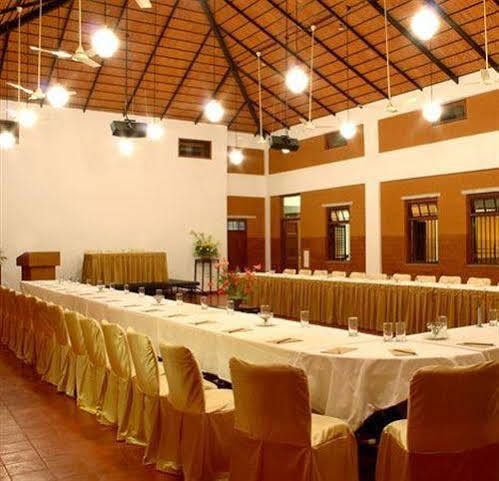 Olde Bangalore Resort And Convention Center Devanahalli Εξωτερικό φωτογραφία