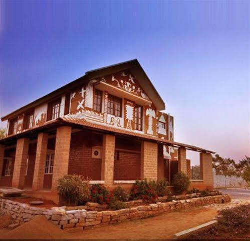 Olde Bangalore Resort And Convention Center Devanahalli Εξωτερικό φωτογραφία